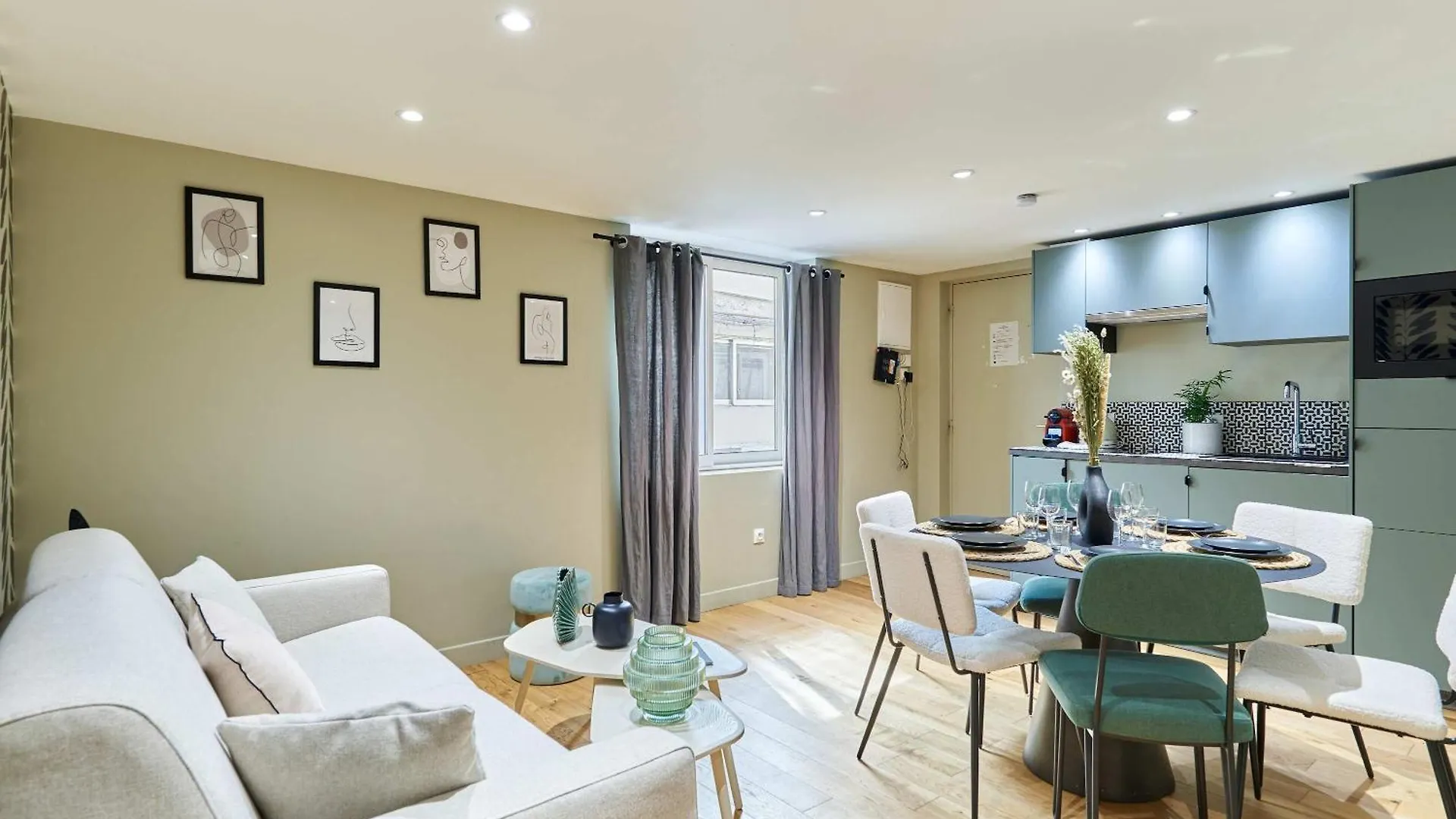 Apartment Center Of Paris By Studio Prestige location